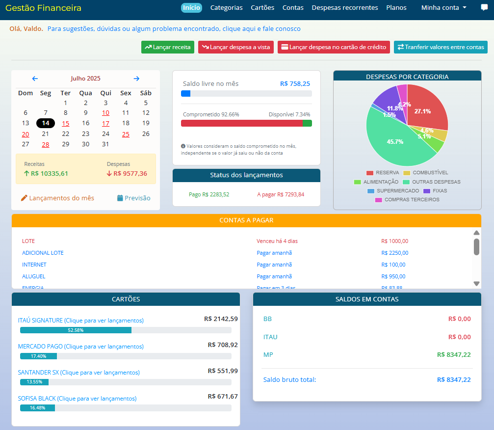Tela da plataforma web Finanx em um computador